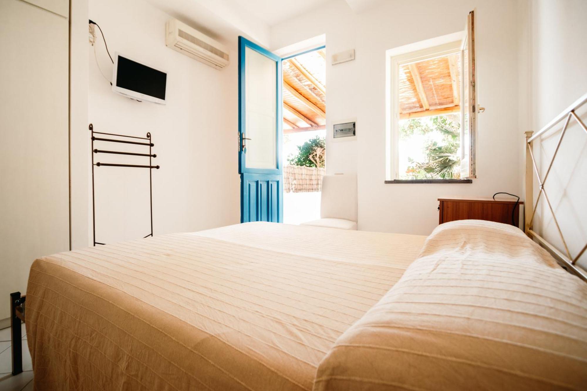 Hotel Residence La Villetta Canneto  Eksteriør billede